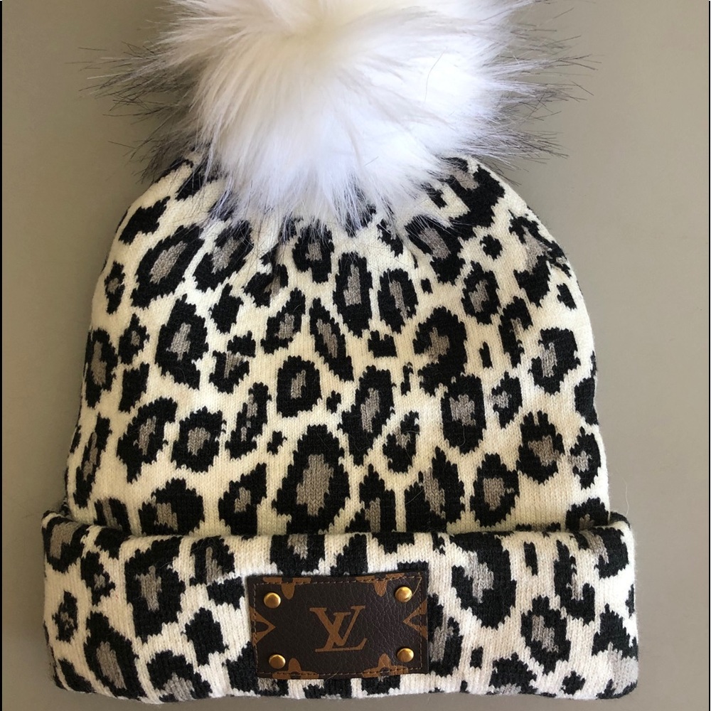 Cheetah black & white beanie